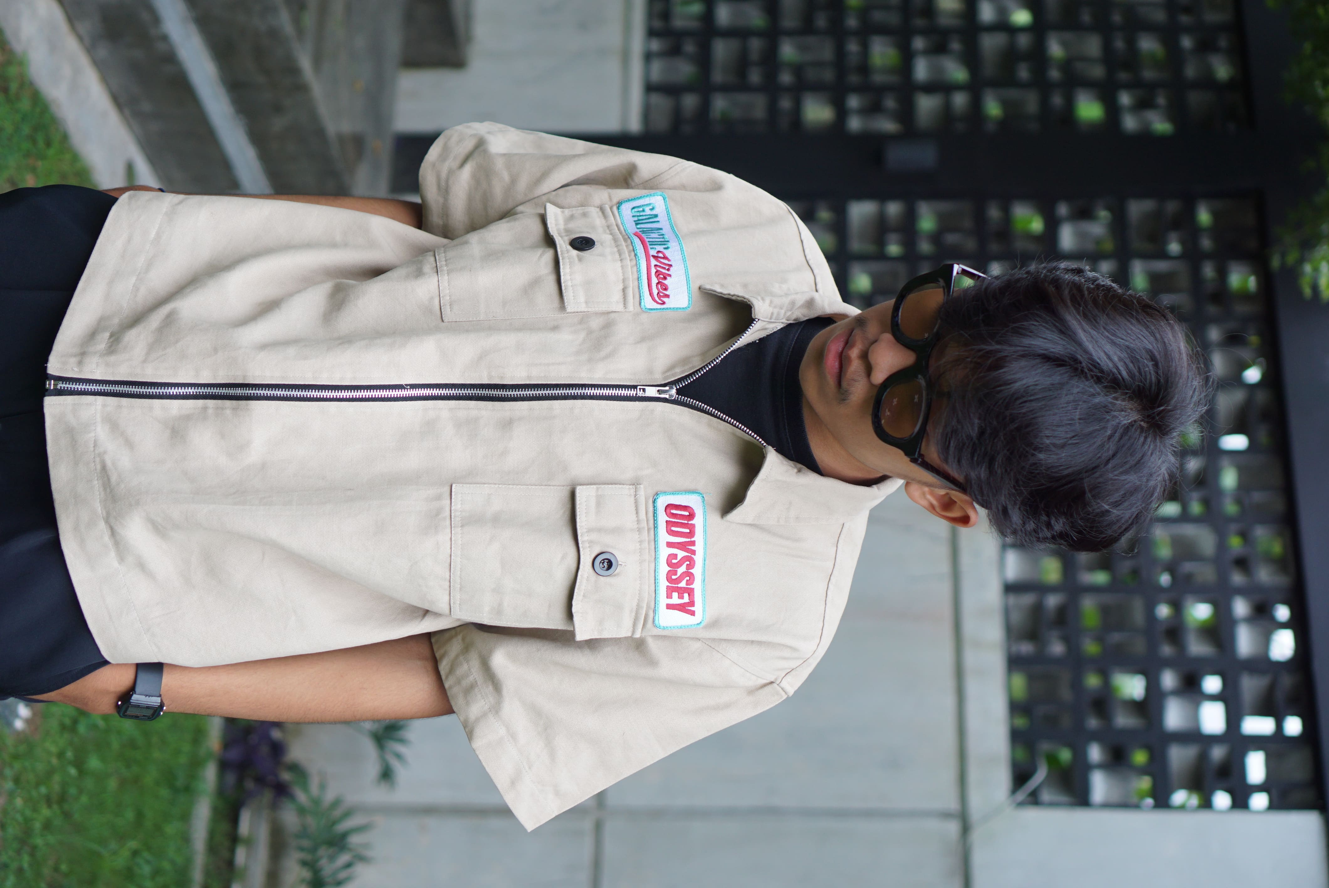 Baju Kemeja Zip Pria - Tampilan Depan